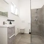 בית נופש The Maj House פורץ